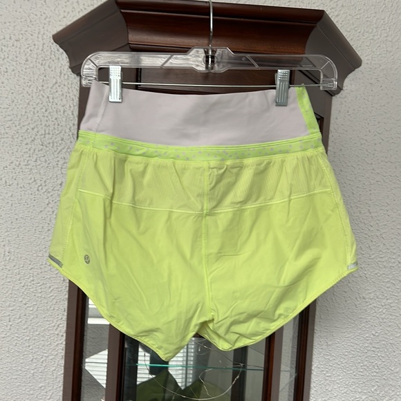 Lululemon Shorts Size 2 - Picture 4 of 12
